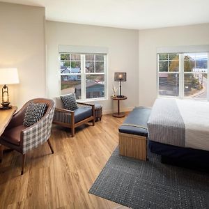 King Room Mobility Access or Hearing Accessible